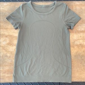 Lululemon Swiftly Tech Relaxed Fit